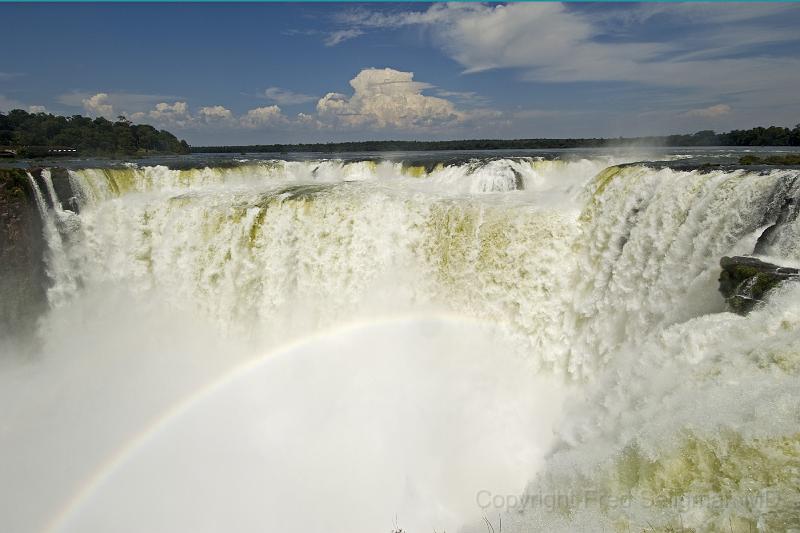 20071204_142134  D2X 4200x2800.jpg - Davil's Throat, Iguazu Falls.  Much of  Iguazu's grandeur is because of how close you can get to the Falls and the panoramic view possible, sometimes as great as 220 degrees